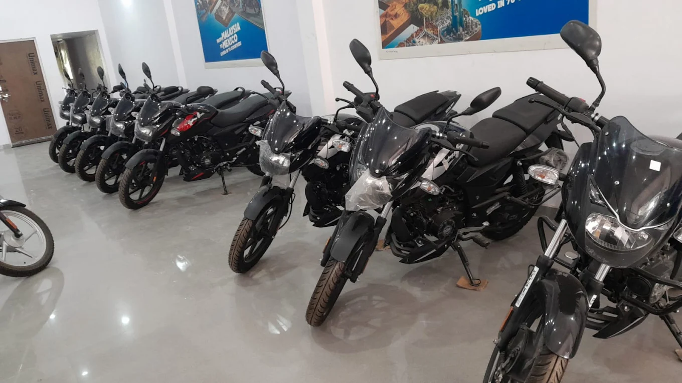 Inside Showroom — Pulsar & Platina Lineup